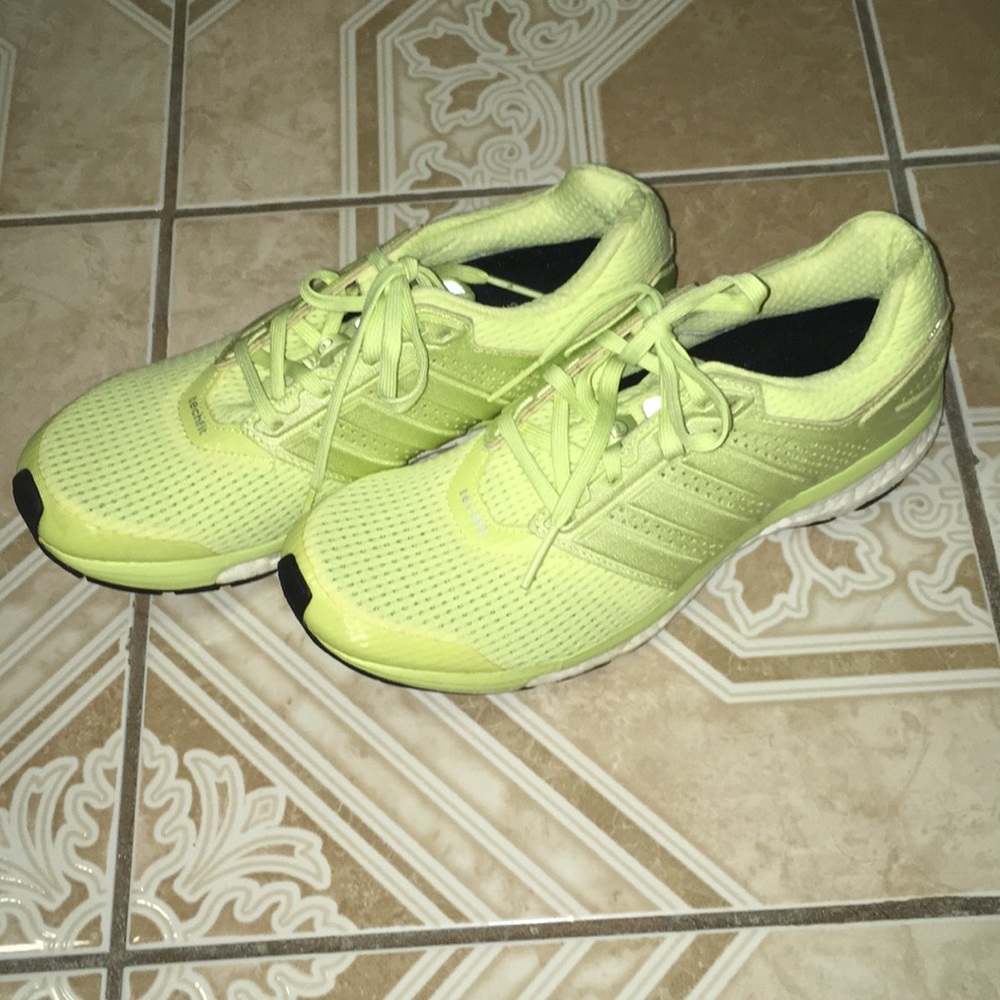 Not used reebok tennis shoes for women.